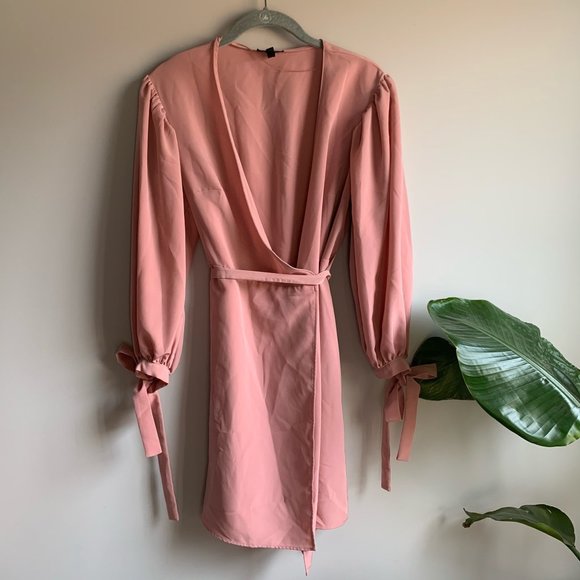 Topshop Blush Colored Long Sleeve Wrap Dress Sz 6 - Picture 1 of 9